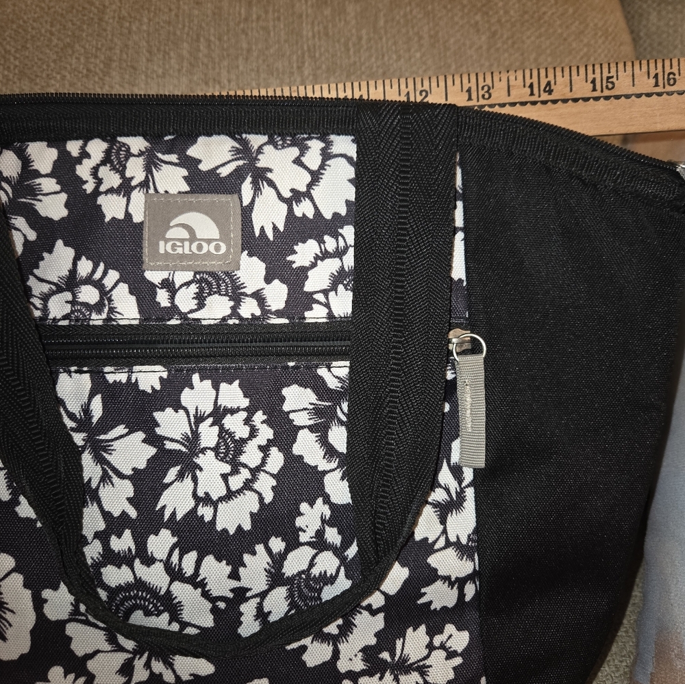 Igloo Black and White Floral Women's Bag - Picture 11 of 11